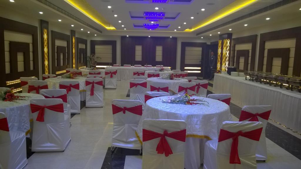 Hotel Seven Hills Tower Agra  Zewnętrze zdjęcie