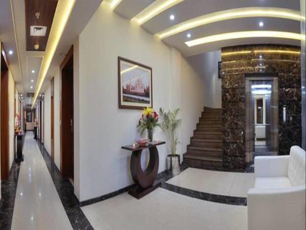 Hotel Seven Hills Tower Agra  Pokój zdjęcie