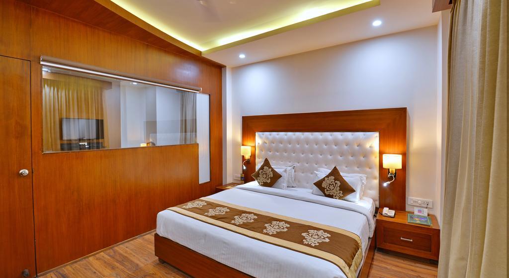 Hotel Seven Hills Tower Agra  Zewnętrze zdjęcie