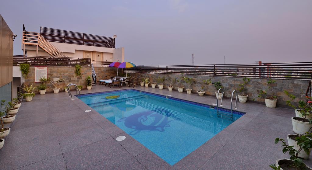 Hotel Seven Hills Tower Agra  Zewnętrze zdjęcie