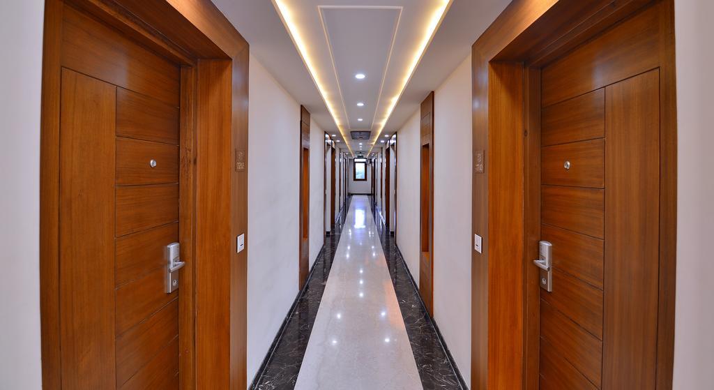 Hotel Seven Hills Tower Agra  Zewnętrze zdjęcie
