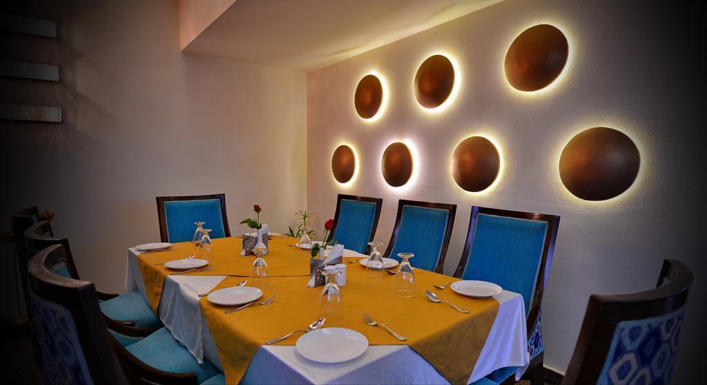 Hotel Seven Hills Tower Agra  Zewnętrze zdjęcie