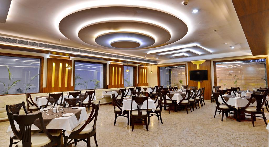 Hotel Seven Hills Tower Agra  Zewnętrze zdjęcie
