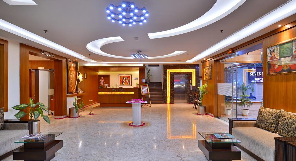 Hotel Seven Hills Tower Agra  Zewnętrze zdjęcie