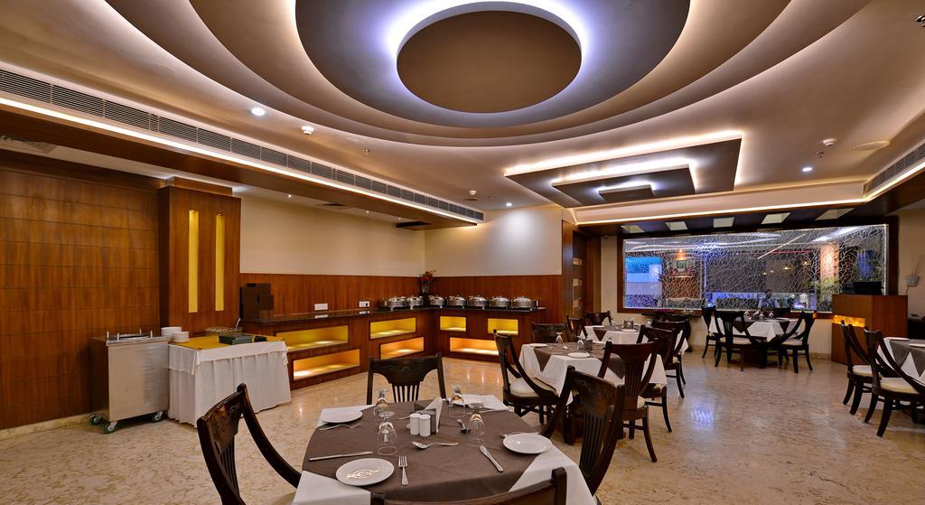 Hotel Seven Hills Tower Agra  Zewnętrze zdjęcie