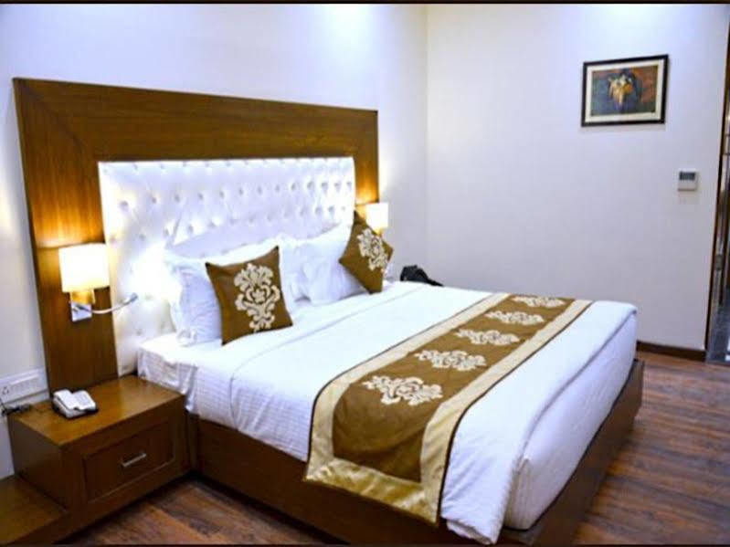 Hotel Seven Hills Tower Agra  Zewnętrze zdjęcie