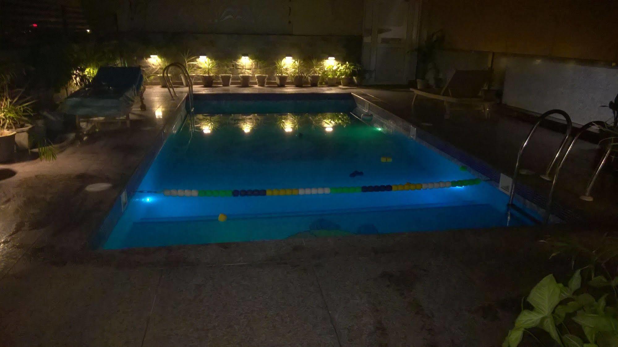 Hotel Seven Hills Tower Agra  Zewnętrze zdjęcie